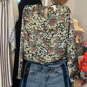 H&M Black Floral Keyhole Back Long Sleeve Blouse